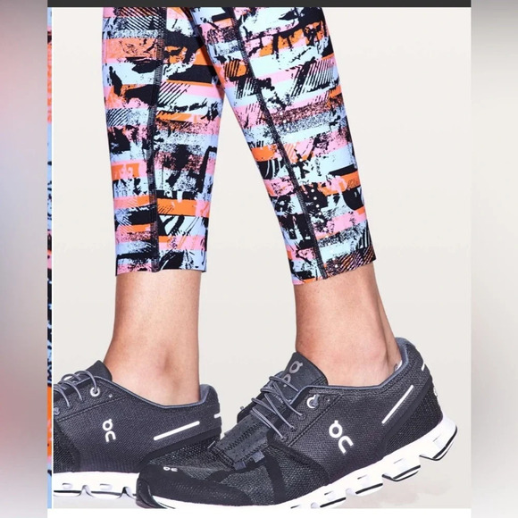 Lululemon Sz 2 Fast Free 7/8 Tight II Nulux 25" Inversion Multi Stretch Wicking - Picture 3 of 9